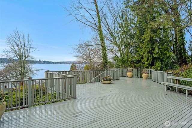 1810 NE 73rd Avenue NE, Medina, WA 98039