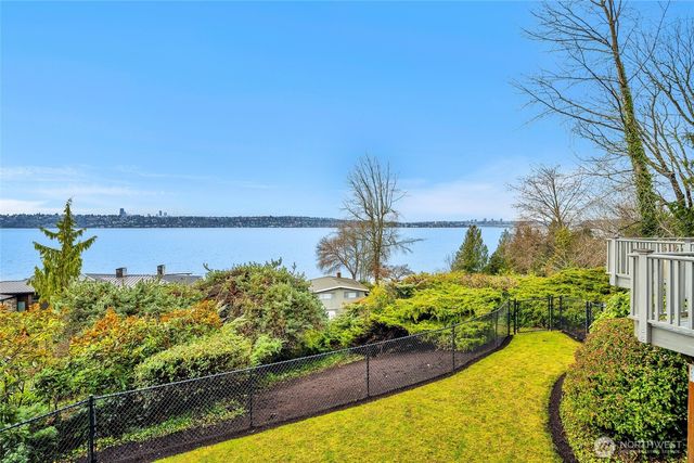 1810 NE 73rd Avenue NE, Medina, WA 98039