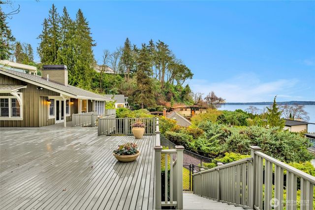 1810 NE 73rd Avenue NE, Medina, WA 98039