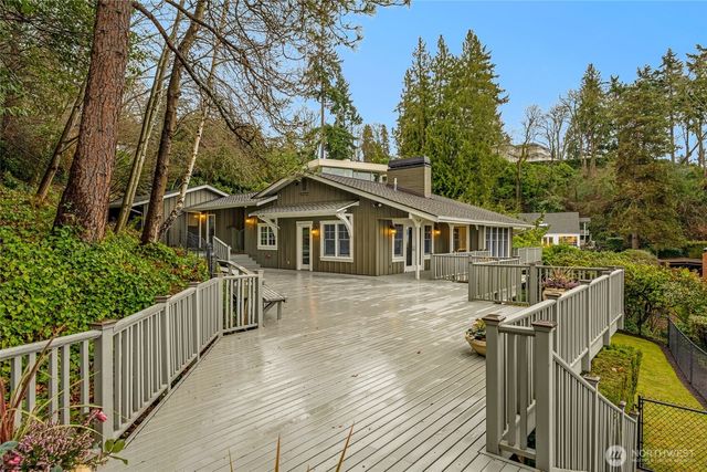 1810 NE 73rd Avenue NE, Medina, WA 98039