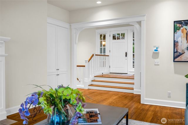 1810 NE 73rd Avenue NE, Medina, WA 98039