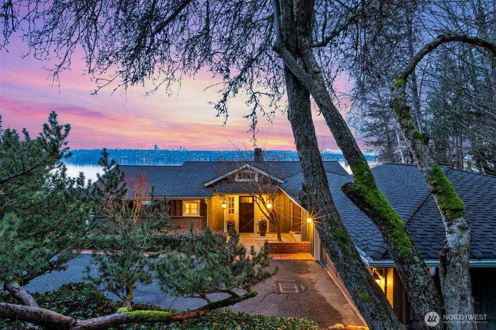 1810 NE 73rd Avenue NE, Medina, WA 98039