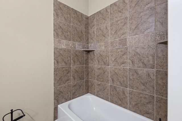 1977 S BEND DR, Cordova, TN 38016