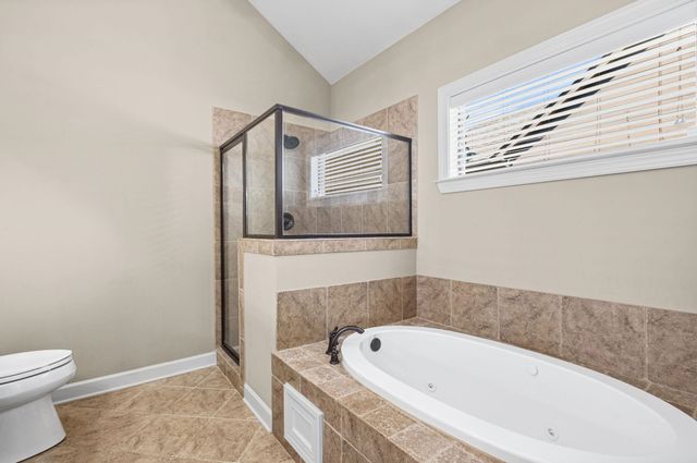 1977 S BEND DR, Cordova, TN 38016