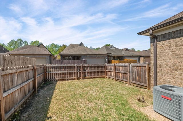 1977 S BEND DR, Cordova, TN 38016