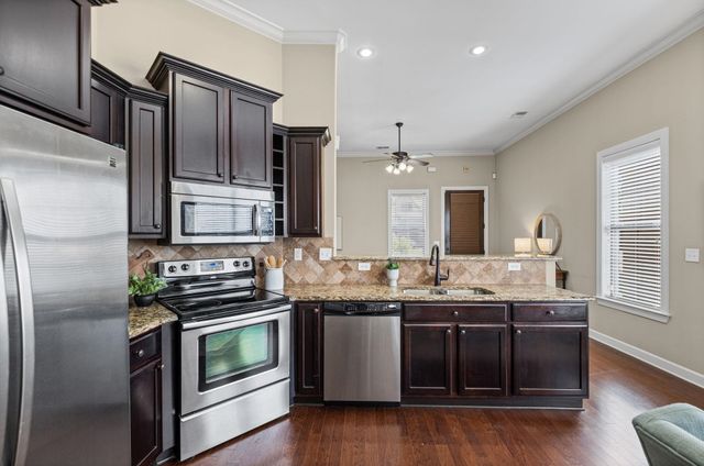 1977 S BEND DR, Cordova, TN 38016