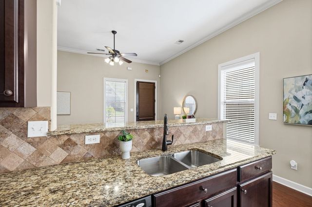 1977 S BEND DR, Cordova, TN 38016