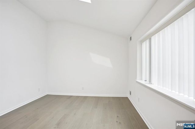 66 Park Avenue C, Park Ridge, NJ 07656