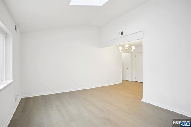 66 Park Avenue C, Park Ridge, NJ 07656