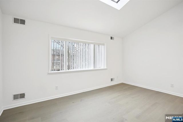 66 Park Avenue C, Park Ridge, NJ 07656