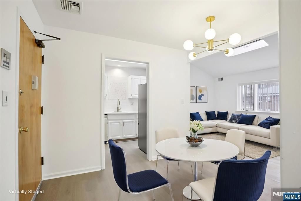 66 Park Avenue C, Park Ridge, NJ 07656