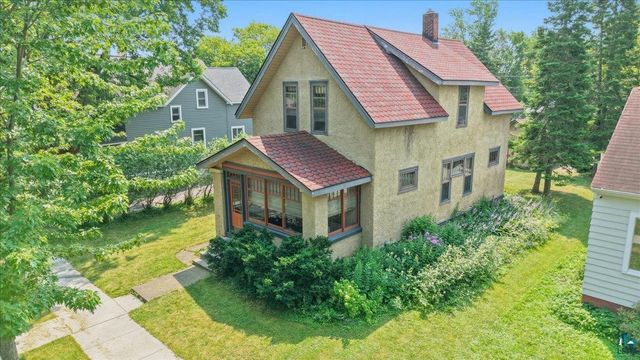 1114 N 18th St, Superior, WI 54880