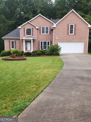 1037 Chads Ridge, Jonesboro, GA 30236