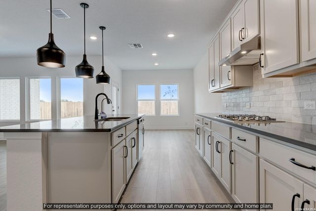 1405 Burrs Ferry Ct, Seguin, TX 78155