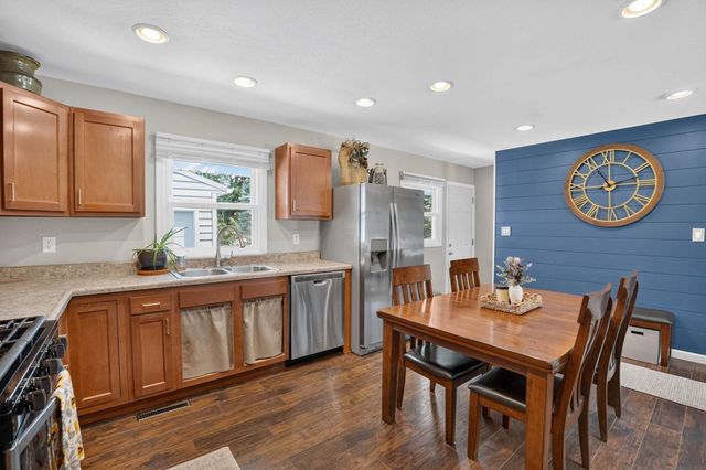 122 Bergstrom Boulevard, Cedar Falls, IA 50613