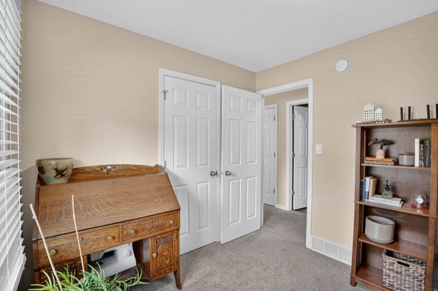 122 Bergstrom Boulevard, Cedar Falls, IA 50613