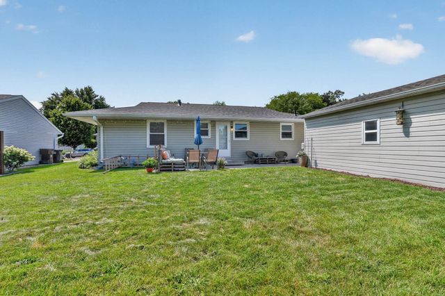 122 Bergstrom Boulevard, Cedar Falls, IA 50613