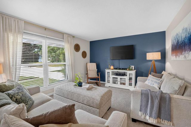 122 Bergstrom Boulevard, Cedar Falls, IA 50613