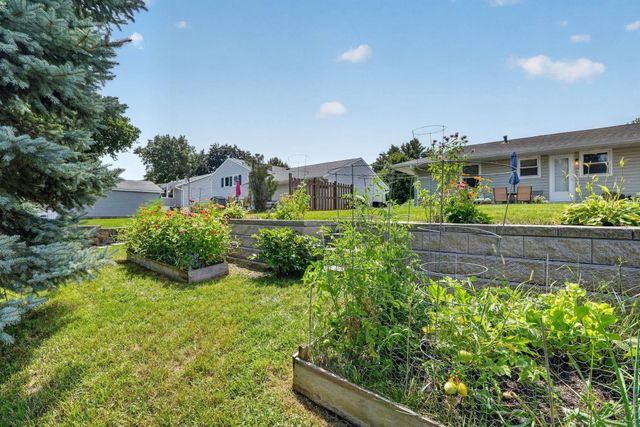 122 Bergstrom Boulevard, Cedar Falls, IA 50613