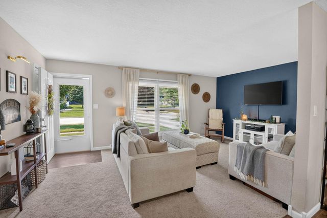 122 Bergstrom Boulevard, Cedar Falls, IA 50613