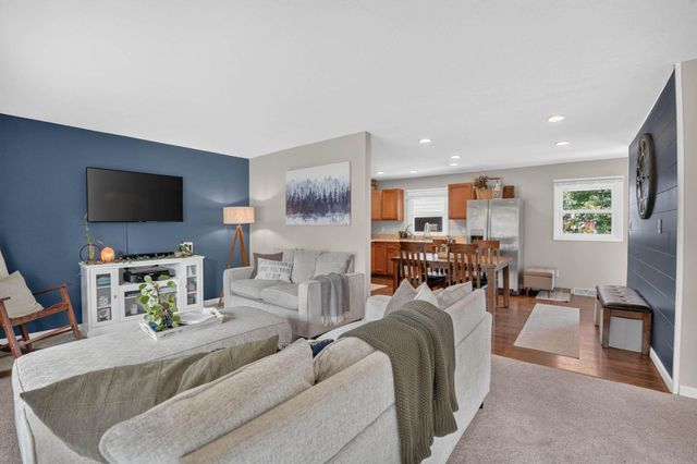 122 Bergstrom Boulevard, Cedar Falls, IA 50613