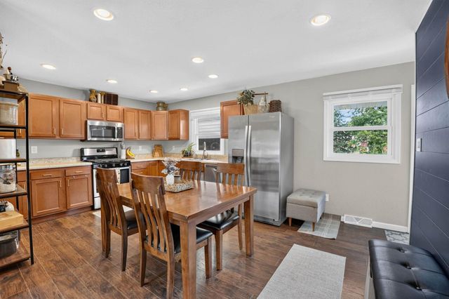 122 Bergstrom Boulevard, Cedar Falls, IA 50613