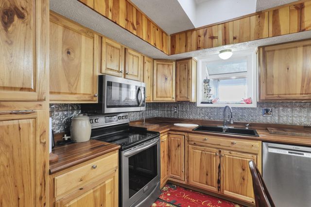 5530 S Pitchin Road, Springfield, OH 45502