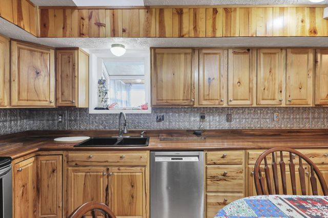 5530 S Pitchin Road, Springfield, OH 45502