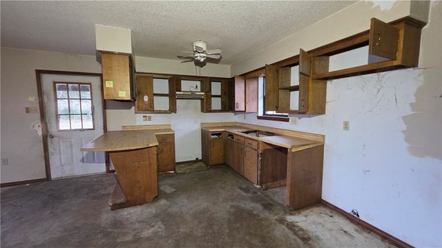 205 W 10th Street, Plainview, AR 72833