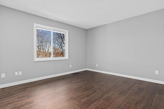 6981 Edgebrook Place, Eden Prairie, MN 55346