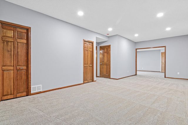 6981 Edgebrook Place, Eden Prairie, MN 55346