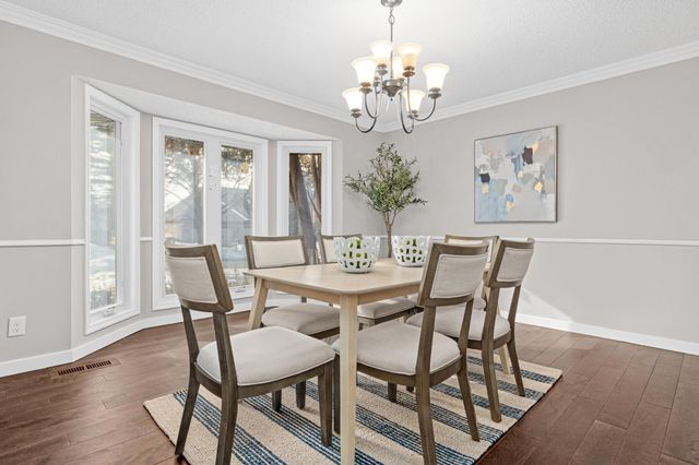 6981 Edgebrook Place, Eden Prairie, MN 55346