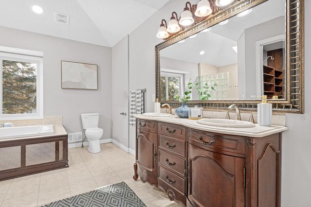 6981 Edgebrook Place, Eden Prairie, MN 55346