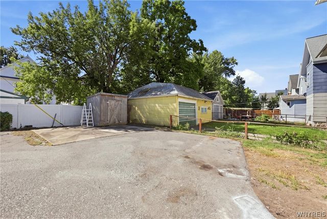 16 Prairie Avenue, Buffalo, NY 14207