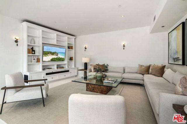 1535 Umeo Road, Los Angeles, CA 90272