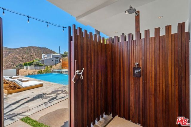 1535 Umeo Road, Los Angeles, CA 90272