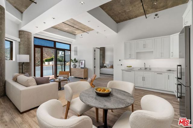 1535 Umeo Road, Los Angeles, CA 90272