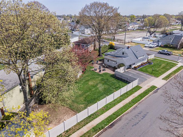59 Orchid Road, Levittown, NY 11756