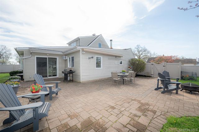 59 Orchid Road, Levittown, NY 11756