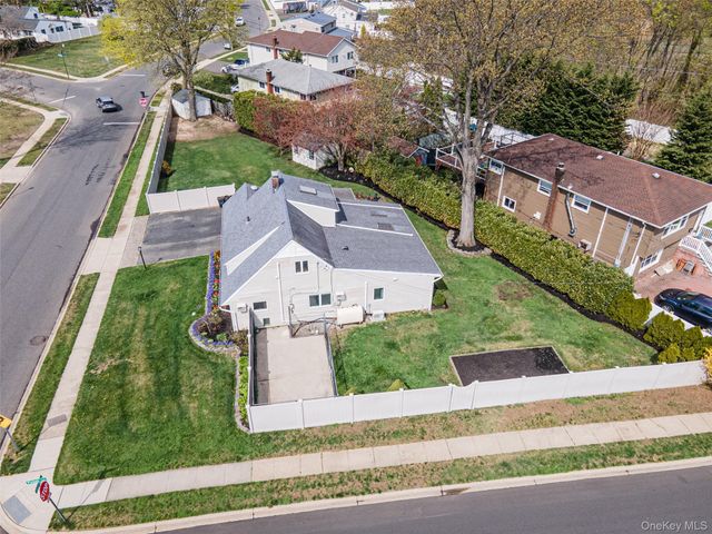 59 Orchid Road, Levittown, NY 11756