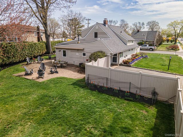 59 Orchid Road, Levittown, NY 11756