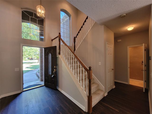 8609 Crested Cove Court, Plano, TX 75025