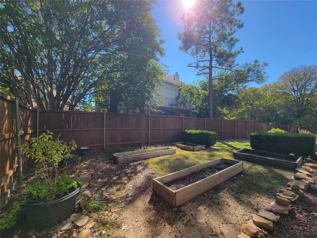 8609 Crested Cove Court, Plano, TX 75025