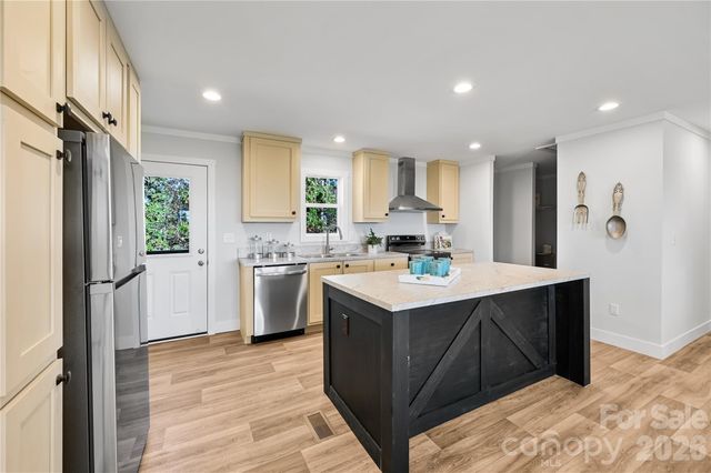 1675 Bull Creek Road, Marshall, NC 28753