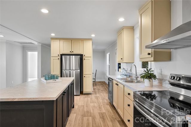 1675 Bull Creek Road, Marshall, NC 28753