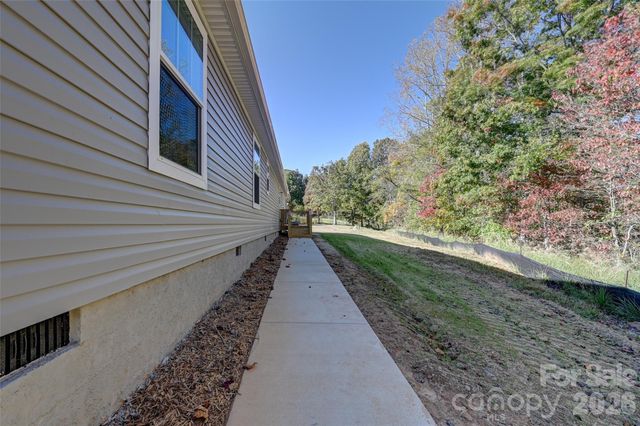 1675 Bull Creek Road, Marshall, NC 28753
