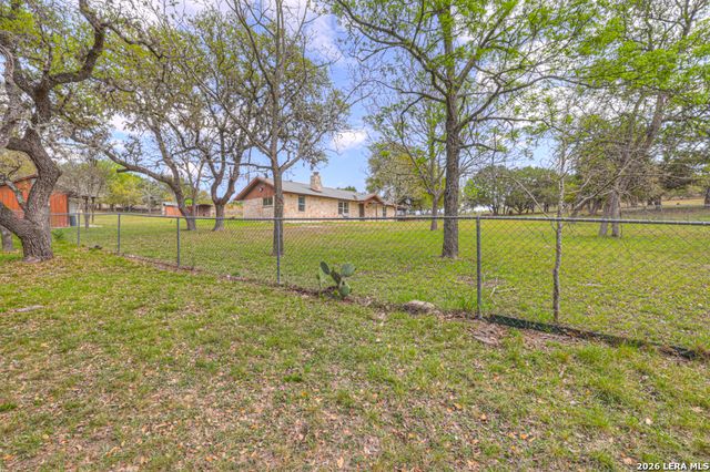 109 Saddle Wood Trl, Comfort, TX 78013