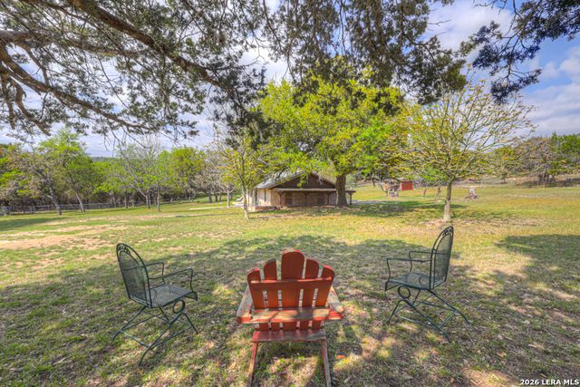 109 Saddle Wood Trl, Comfort, TX 78013