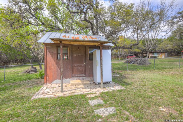 109 Saddle Wood Trl, Comfort, TX 78013