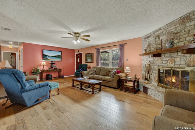 109 Saddle Wood Trl, Comfort, TX 78013